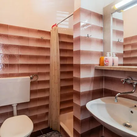 Cozy In - Postira With Kitchen Apartment